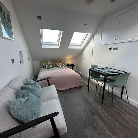 Lovely New Decor Studio - 4 The Southwell ลอนดอน ภายนอก รูปภาพ